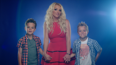 BritneySpears_OohLaLa_USRV81300273_mov_snapshot_04_36_2021_06_27_00_36_08.png