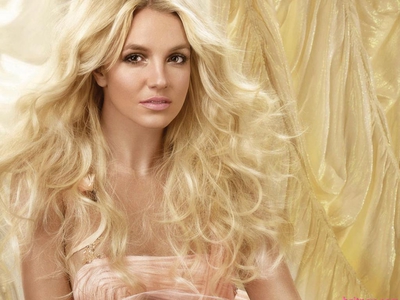 1280x1024c_britney_re_28129.jpg